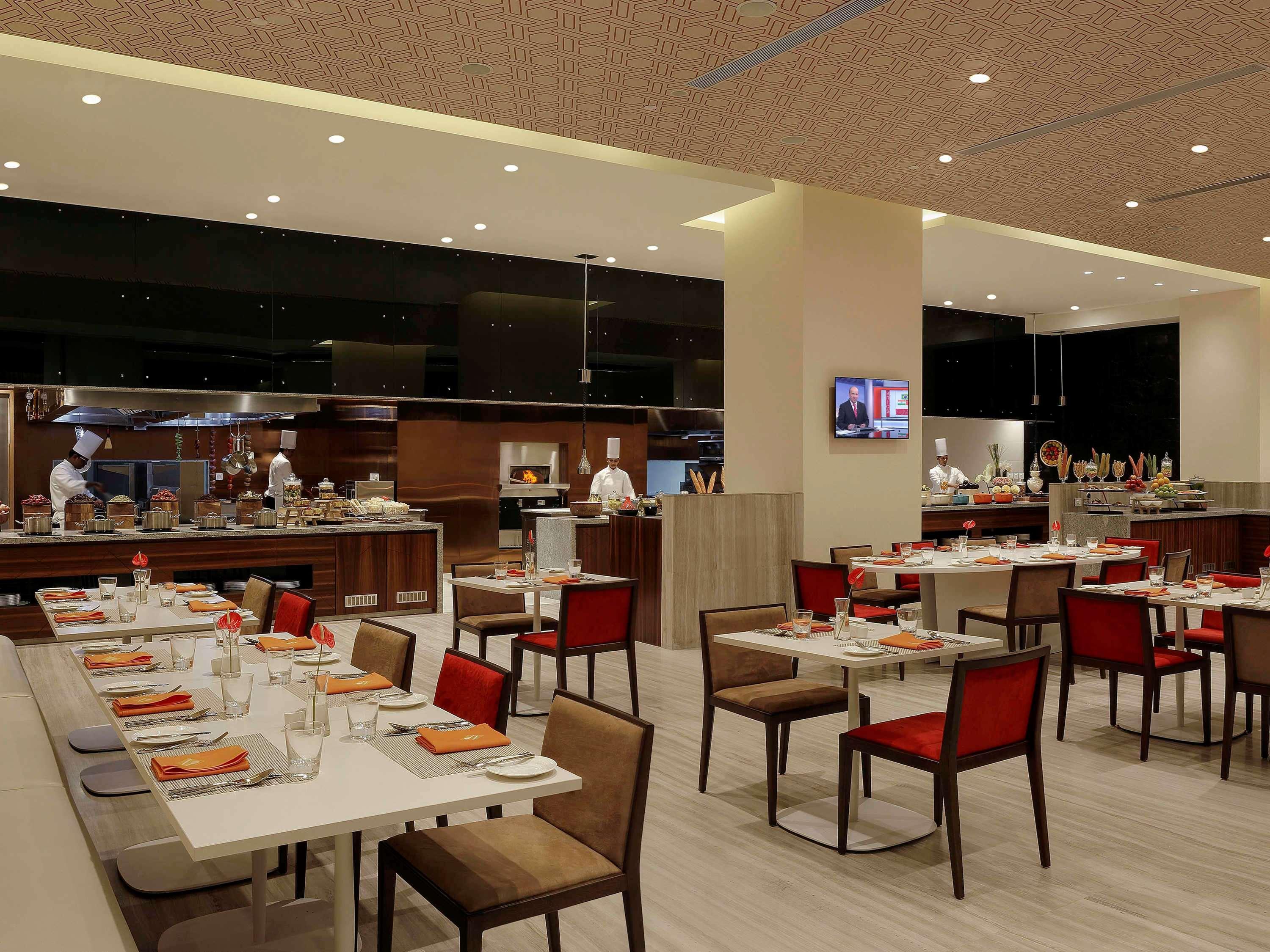 Novotel Chennai Sipcot 外观 照片 The restaurant