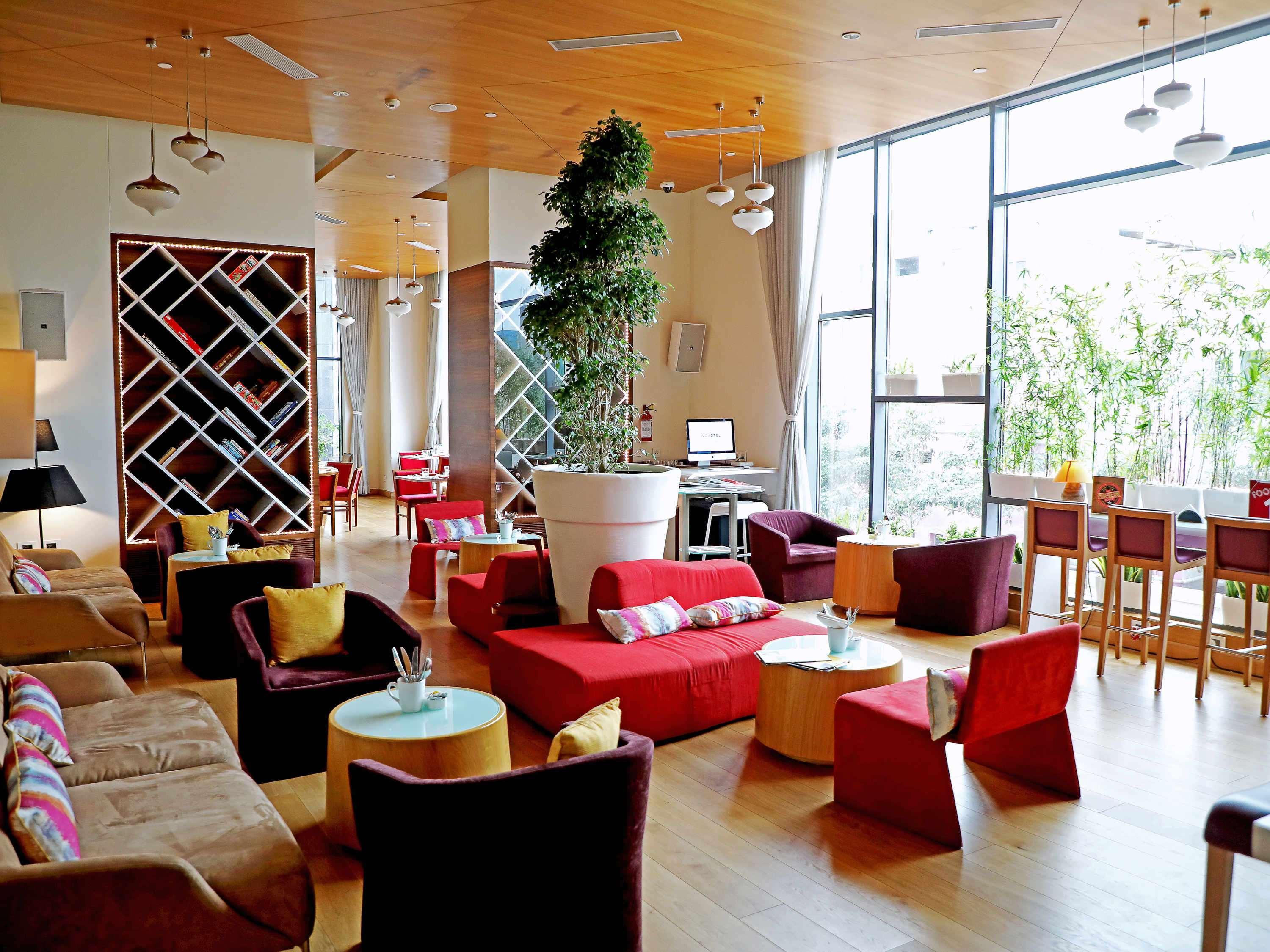Novotel Chennai Sipcot 外观 照片 The lounge at the airport