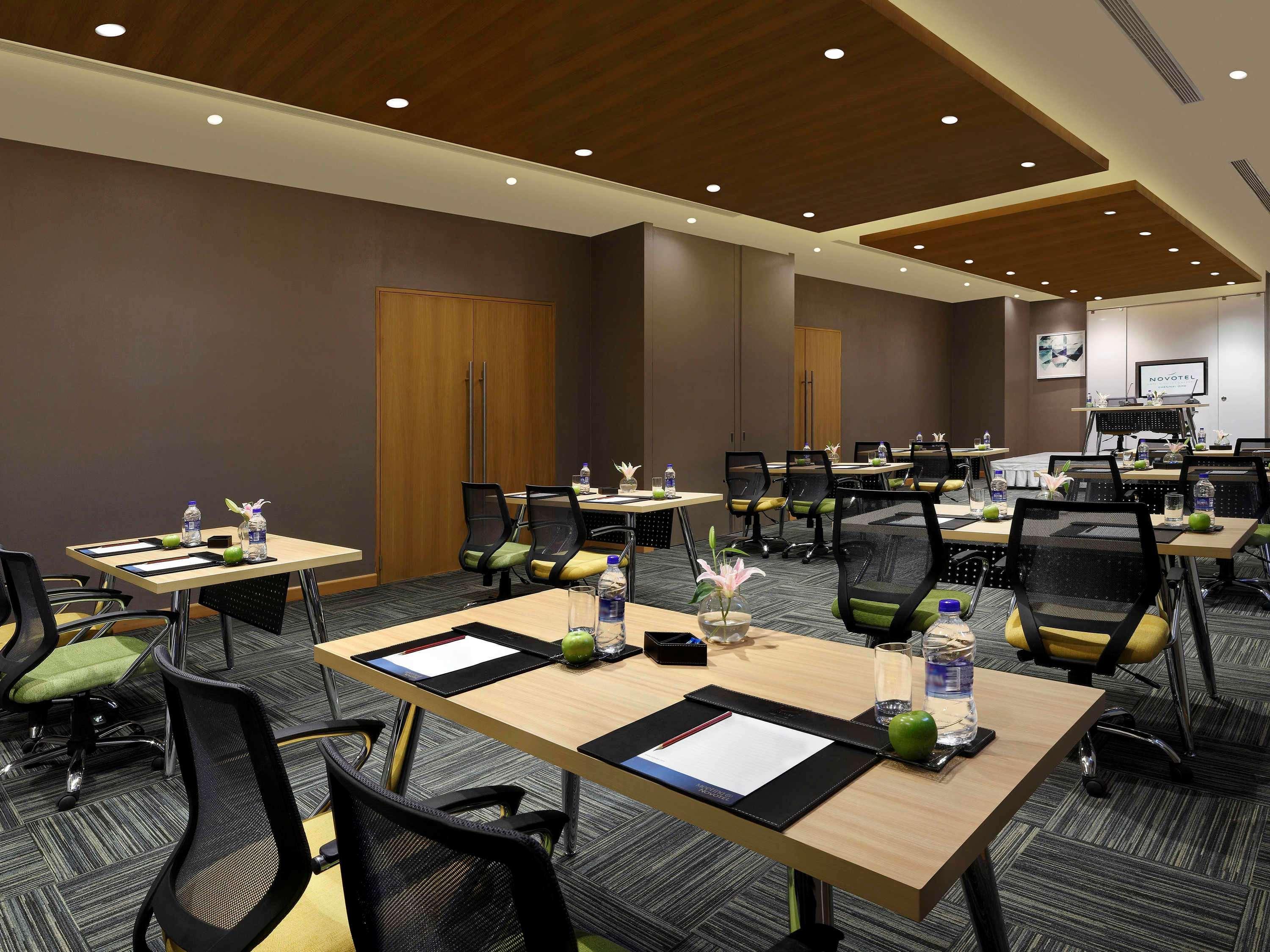 Novotel Chennai Sipcot 外观 照片 Meeting room