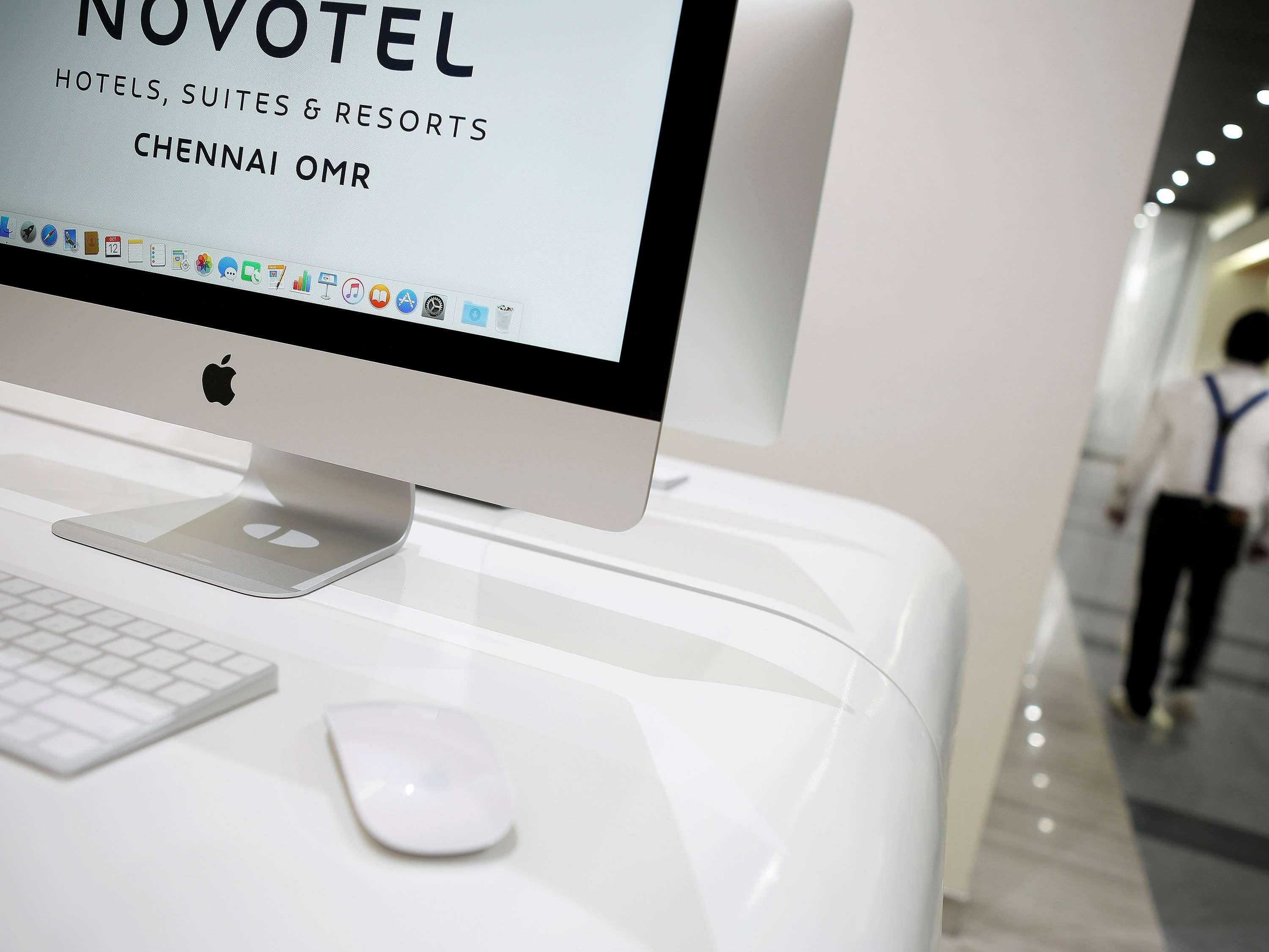 Novotel Chennai Sipcot 外观 照片 A computer at a Novotel hotel in India
