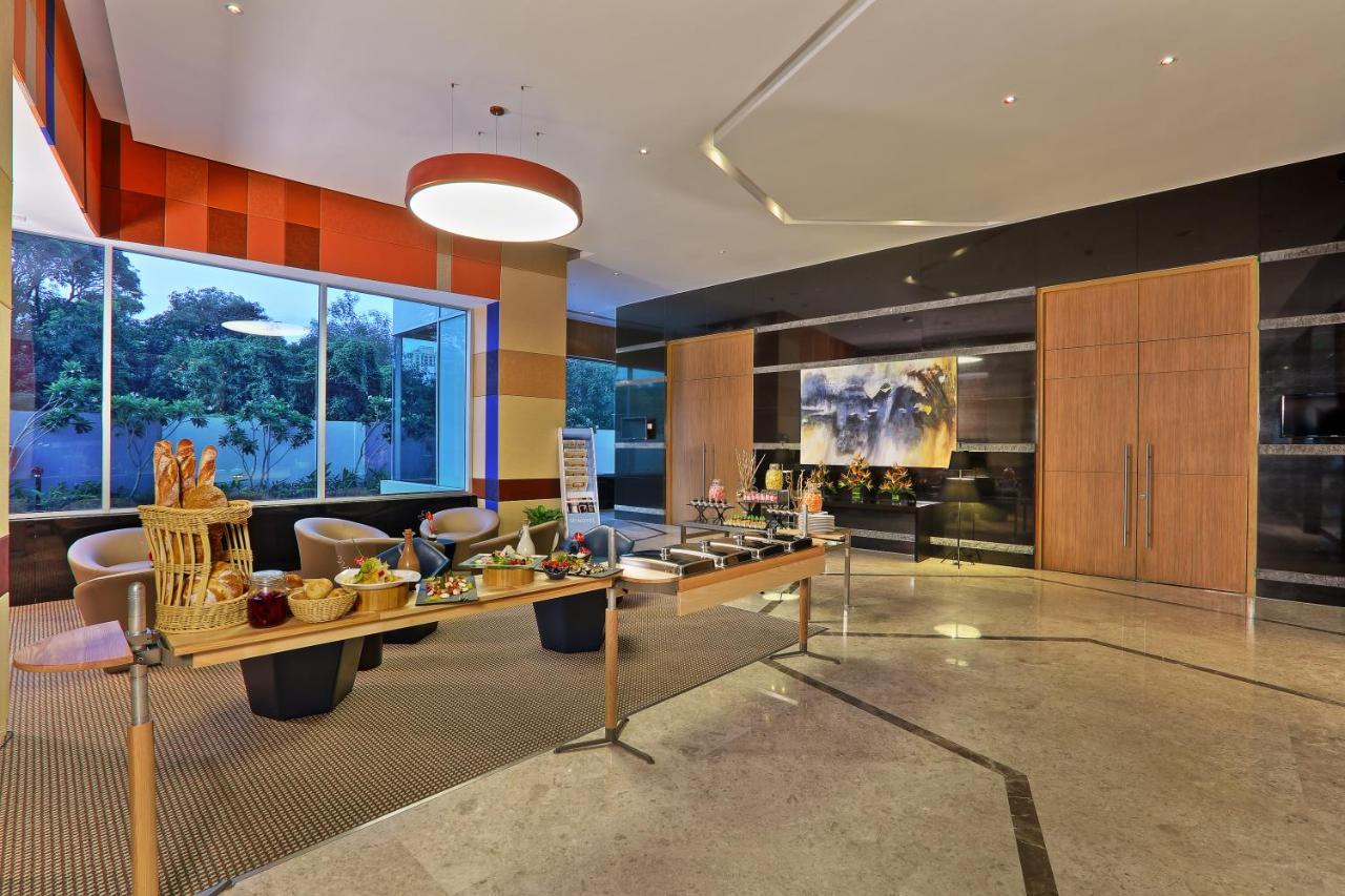 Novotel Chennai Sipcot 外观 照片 The lobby