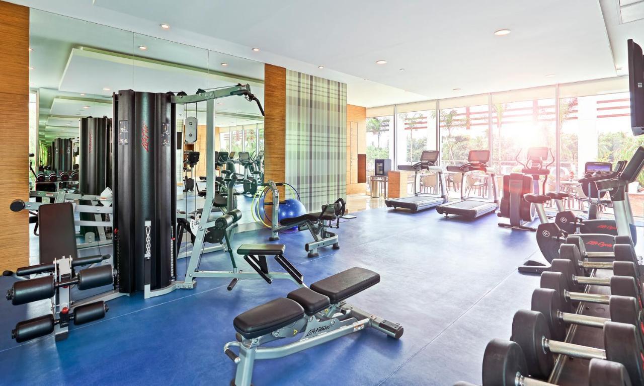 Novotel Chennai Sipcot 外观 照片 The gym at the InterContinental
